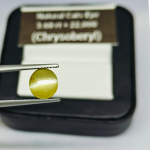 Natural_Cats_eye_oval_mixed_Cut_3.60ratti_Yellow_Transparent_Chrysoberyl (2)